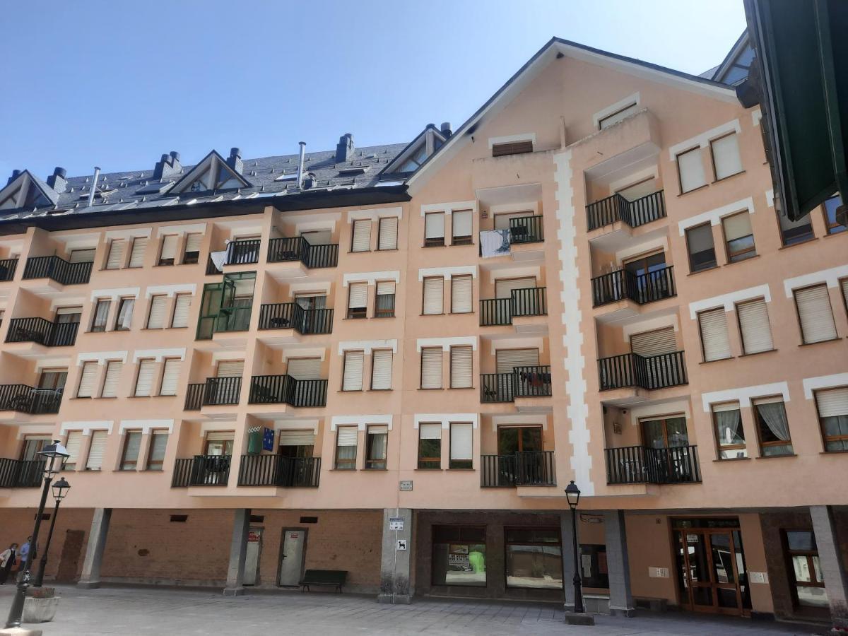 Acogedor Y Calido Apartamento Con Vistas A La Montana Канфранк Екстер'єр фото