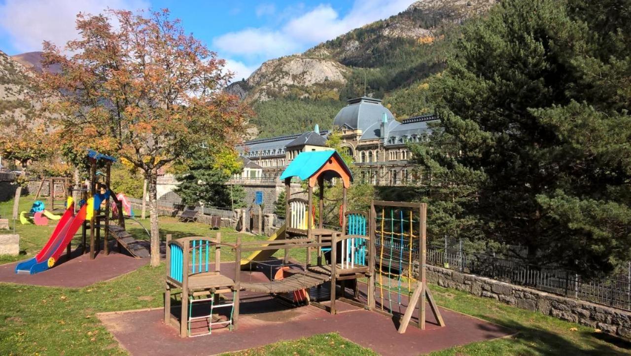 Acogedor Y Calido Apartamento Con Vistas A La Montana Канфранк Екстер'єр фото
